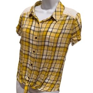No boundaries button down‎ w/tie in front -NWT